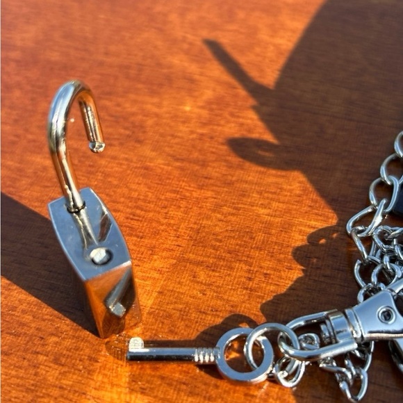 New Kendall + Kylie mini bag with lock and key - Picture 10 of 12